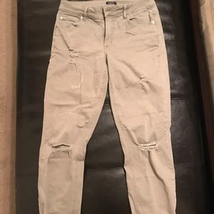 Cute olive green jeans!